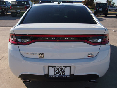dodge dart 2013 white sedan sxt gasoline 4 cylinders front wheel drive 6 speed manual 76011