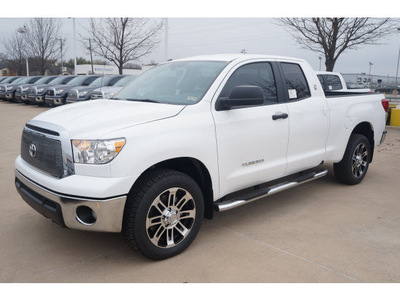 toyota tundra 2013 white grade gasoline 8 cylinders 2 wheel drive automatic 76116