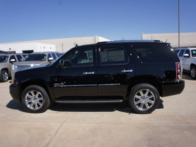 gmc yukon 2013 black onyx suv denali flex fuel 8 cylinders all whee drive automatic 75007