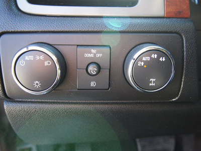 chevrolet tahoe 2009 silver suv ltz flex fuel 8 cylinders 4 wheel drive automatic 77002