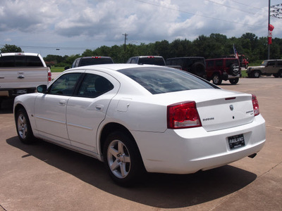 dodge charger 2010 white sedan sxt gasoline 6 cylinders rear wheel drive automatic 77515