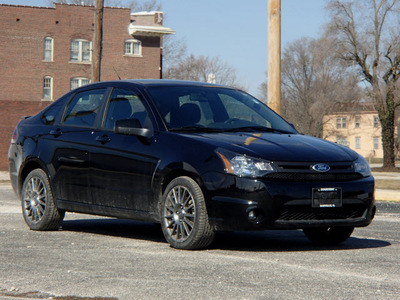 ford focus 2011 black sedan sport ses gasoline 4 cylinders front wheel drive automatic with overdrive 61832