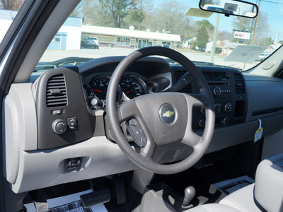 chevrolet silverado 2500hd 2013 white work truck gasoline 8 cylinders 4 wheel drive automatic 27591