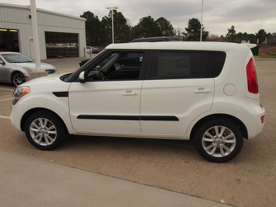 kia soul 2013 clear white wagon remote start gasoline 4 cylinders front wheel drive 6 speed automatic 77375