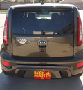 kia soul 2013 moss wagon ! premium pkg gasoline 4 cylinders front wheel drive 6 speed automatic 77375