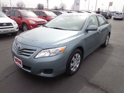 toyota camry 2011 green sedan le gasoline 4 cylinders front wheel drive automatic 45342