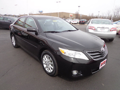 toyota camry 2011 black sedan xle v6 gasoline 6 cylinders front wheel drive automatic 45342