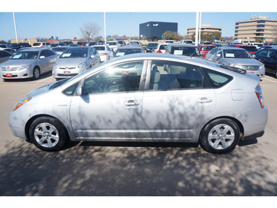 toyota prius 2007 silver hatchback hybrid 4 cylinders front wheel drive automatic 76053