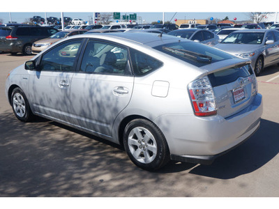 toyota prius 2007 silver hatchback hybrid 4 cylinders front wheel drive automatic 76053