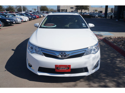 toyota camry 2012 white sedan xle gasoline 4 cylinders front wheel drive automatic 76053