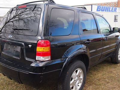 ford escape 2006 black suv limited gasoline 6 cylinders all whee drive automatic with overdrive 07730