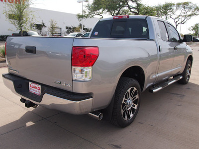 toyota tundra 2013 silver grade flex fuel 8 cylinders 4 wheel drive automatic 78232