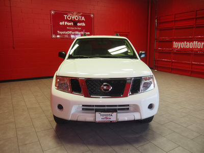 nissan pathfinder 2010 white suv s fe gasoline 6 cylinders 2 wheel drive automatic 76116