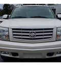 cadillac escalade 2005 white suv gasoline 8 cylinders all whee drive automatic 28557