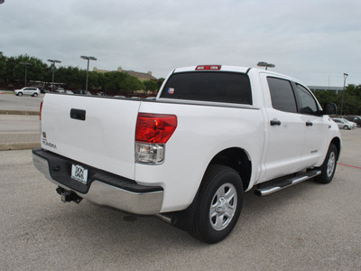 toyota tundra 2012 white grade gasoline 8 cylinders 2 wheel drive automatic 76011