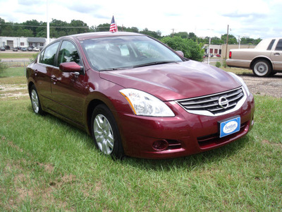 nissan altima 2011 dk  red sedan 2 5 s gasoline 4 cylinders front wheel drive automatic 75606