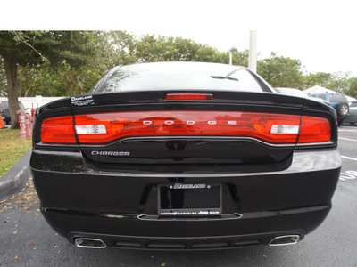 dodge charger 2013 black sedan se gasoline 6 cylinders rear wheel drive automatic 33157