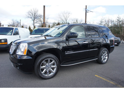 gmc yukon 2009 black suv denali gasoline 8 cylinders all whee drive automatic 07507