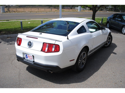 ford mustang 2012 white coupe v6 gasoline 6 cylinders rear wheel drive automatic 78502