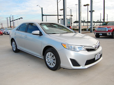 toyota camry 2013 silver sedan le gasoline 4 cylinders front wheel drive automatic 76011