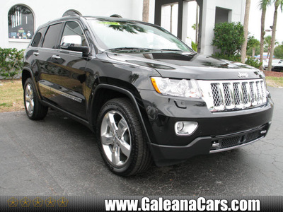 jeep grand cherokee 2013 black suv overland summit gasoline 6 cylinders 2 wheel drive automatic 33912