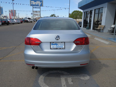 volkswagen jetta 2012 silver sedan gasoline 5 cylinders front wheel drive automatic 79936