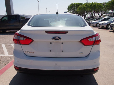 ford focus 2012 white sedan sel flex fuel 4 cylinders front wheel drive automatic 75067