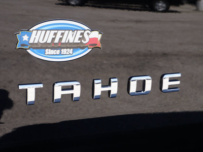 chevrolet tahoe 2013 black suv lt flex fuel v8 4 wheel drive automatic 75067