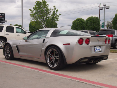 chevrolet corvette 2006 silver coupe z06 gasoline 8 cylinders rear wheel drive 6 speed manual 75087