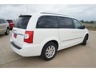 chrysler town and country 2013 white van touring flex fuel 6 cylinders front wheel drive automatic 77375
