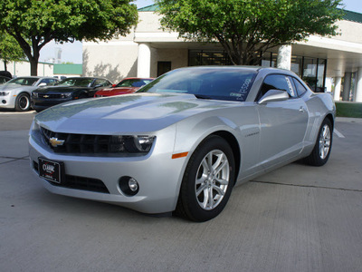 chevrolet camaro 2013 silver coupe lt gasoline 6 cylinders rear wheel drive automatic 76051
