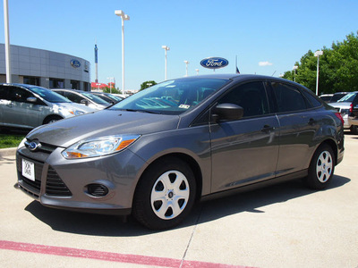 ford focus 2013 gray sedan s flex fuel 4 cylinders front wheel drive automatic 76011