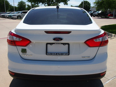 ford focus 2013 white sedan s flex fuel 4 cylinders front wheel drive automatic 76011