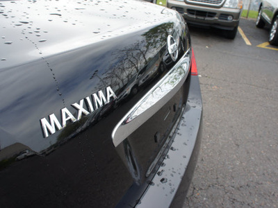 nissan maxima 2010 black sedan gasoline 6 cylinders front wheel drive automatic 19153