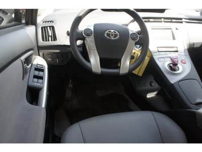 toyota prius 2013 gray hatchback five hybrid 4 cylinders front wheel drive automatic 78232
