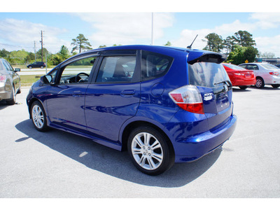 honda fit 2011 blue hatchback sport gasoline 4 cylinders front wheel drive automatic 28557