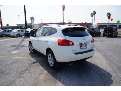 nissan rogue 2011 white sv gasoline 4 cylinders front wheel drive automatic 78552