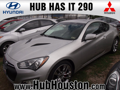 hyundai genesis coupe 2013 lt  gray coupe 3 8 track gasoline 6 cylinders rear wheel drive 6 speed manual 77065