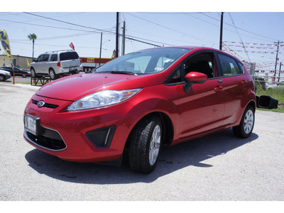 ford fiesta 2012 red hatchback se gasoline 4 cylinders front wheel drive automatic 78520
