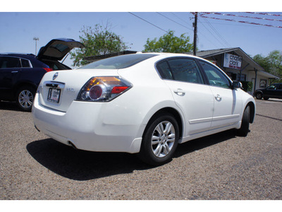 nissan altima 2012 white sedan 2 5 sl gasoline 4 cylinders front wheel drive automatic 78520