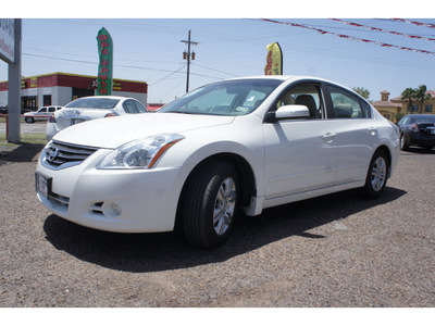 nissan altima 2012 white sedan 2 5 sl gasoline 4 cylinders front wheel drive automatic 78520