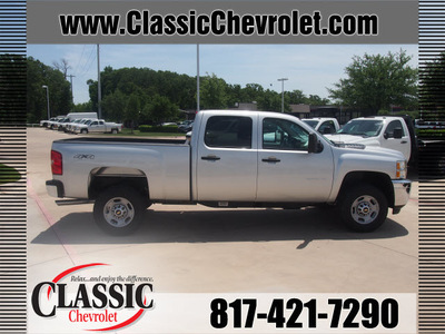 chevrolet silverado 2500hd 2013 silver work truck 8 cylinders automatic 76051