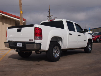 gmc sierra 1500 2009 white sl 8 cylinders automatic 79110