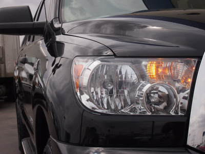 toyota tundra 2010 black grade 8 cylinders automatic 79407