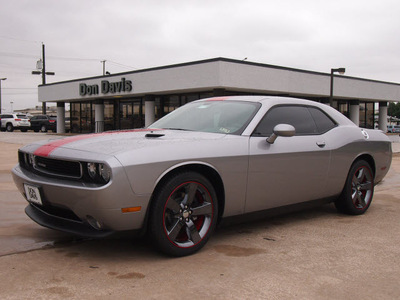 dodge challenger 2013 silver coupe rallye redline appearance grou flex fuel 6 cylinders rear wheel drive automatic 76011