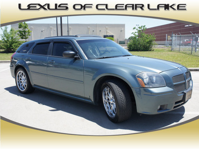 dodge magnum 2005 dk  green wagon sxt gasoline 6 cylinders rear wheel drive 4 speed automatic 77546