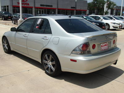 lexus is 300 2004 silver sedan is300 gasoline 6 cylinders rear wheel drive automatic 78232