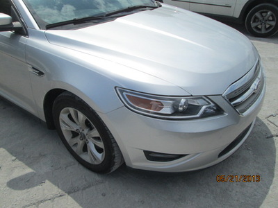 ford taurus