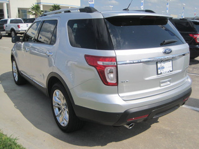 ford explorer 2013 silver suv xlt flex fuel 6 cylinders 2 wheel drive automatic 77578