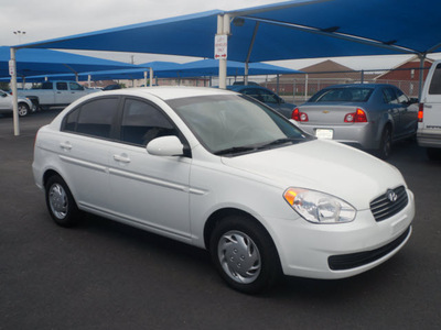 hyundai accent 2009 white sedan gls gasoline 4 cylinders front wheel drive automatic 76234